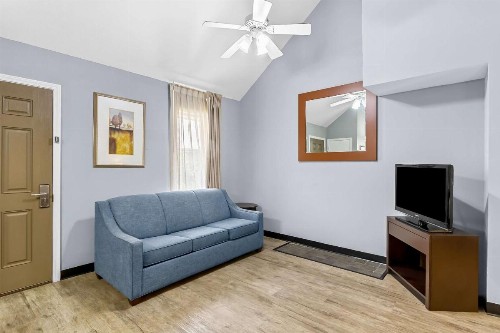 Mainstay Suites Pensacola - image 18