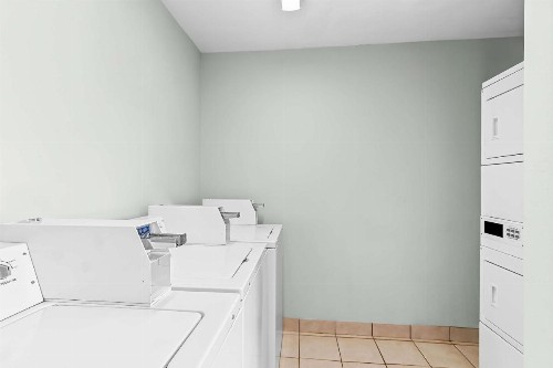Mainstay Suites Pensacola - image 2