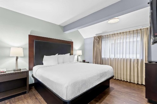 Mainstay Suites Pensacola - image 22