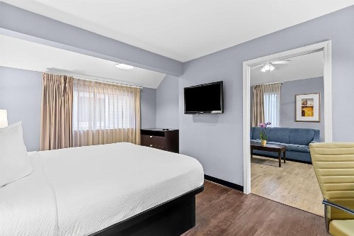 Mainstay Suites Pensacola - image 28