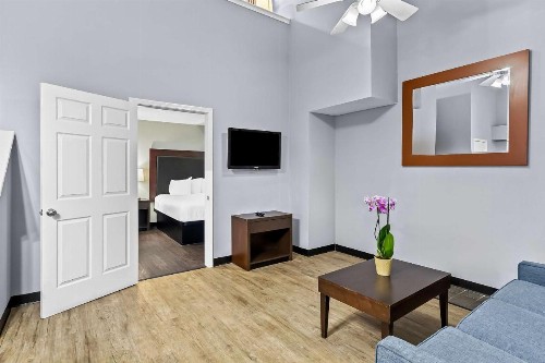 Mainstay Suites Pensacola - image 3