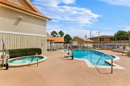 Mainstay Suites Pensacola - image 5