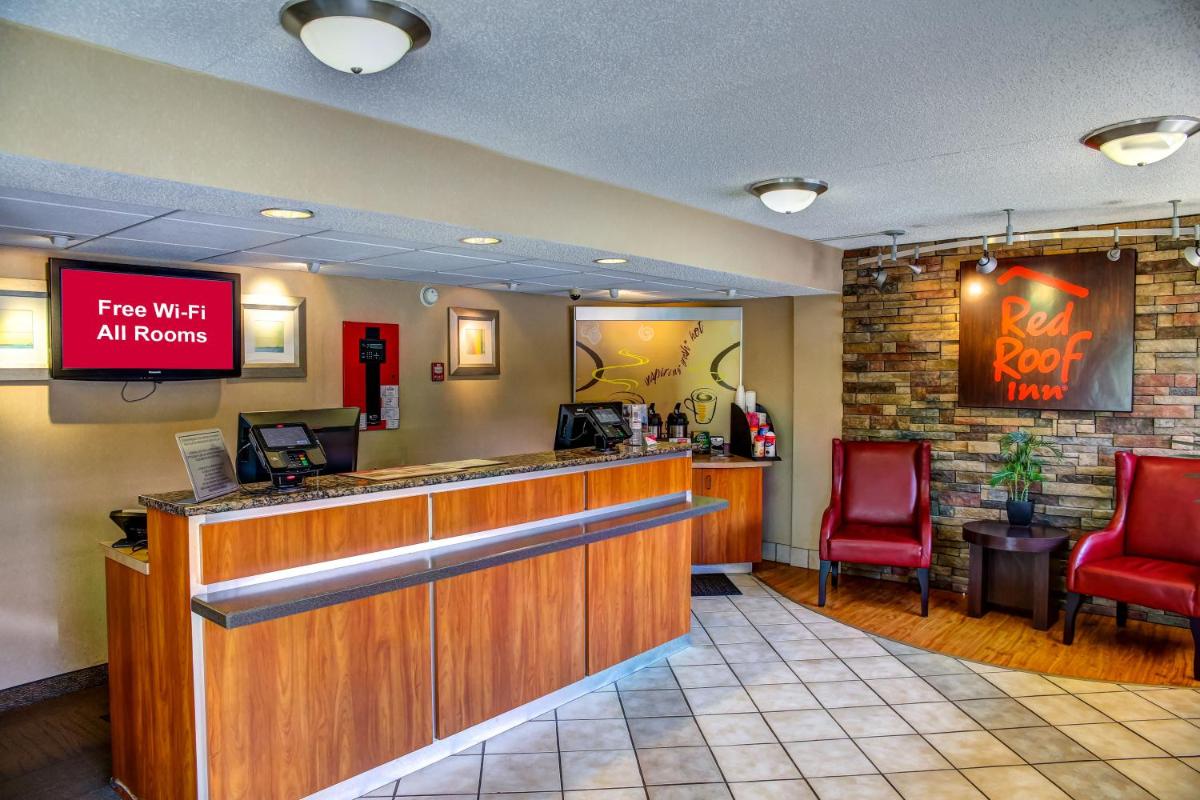 Red Roof Inn Pensacola - I-10 at Davis Highway - image 2