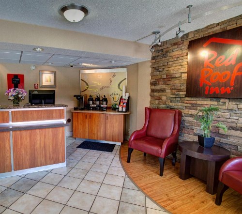 Red Roof Inn Pensacola - I-10 at Davis Highway - image 27