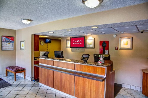 Red Roof Inn Pensacola - I-10 at Davis Highway - image 35