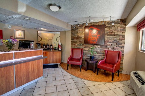 Red Roof Inn Pensacola - I-10 at Davis Highway - image 5
