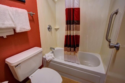 Red Roof Inn Pensacola - I-10 at Davis Highway - image 8
