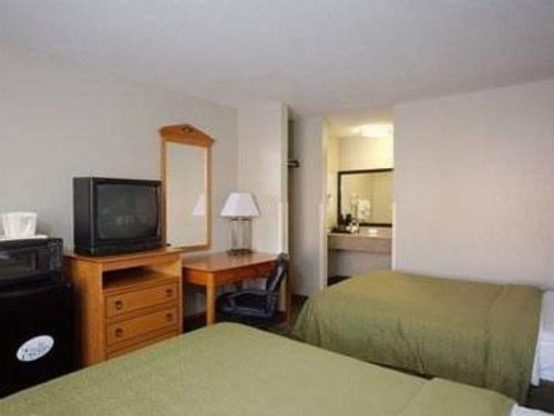 Quality Inn N.A.S.-Corry - image 5