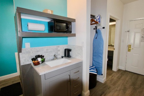 Hotel Pensacola Formerly Luxury Suites - image 13