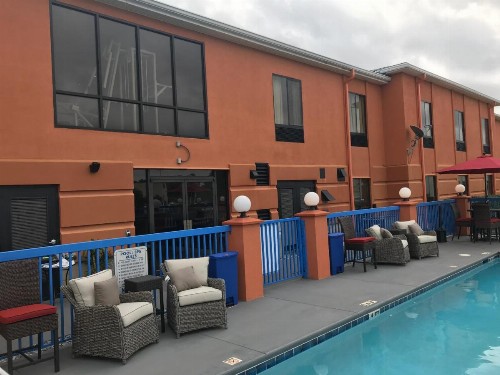 Hotel Pensacola Formerly Luxury Suites - image 16