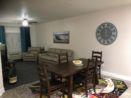 Hotel Pensacola Formerly Luxury Suites - image 19