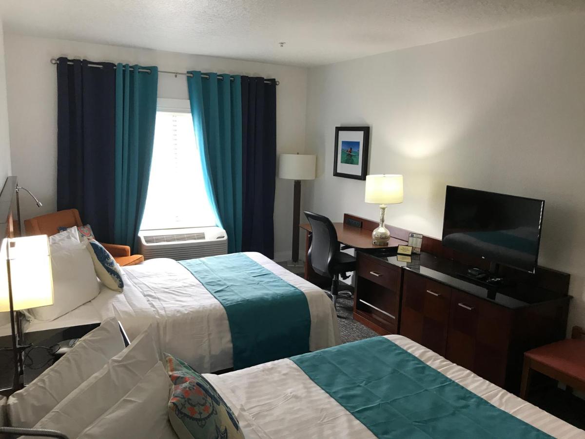 Hotel Pensacola Formerly Luxury Suites - image 2
