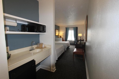 Hotel Pensacola Formerly Luxury Suites - image 21