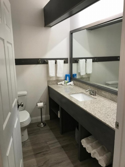 Hotel Pensacola Formerly Luxury Suites - image 32
