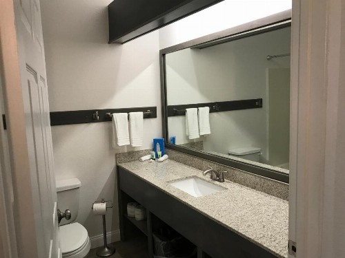 Hotel Pensacola Formerly Luxury Suites - image 36