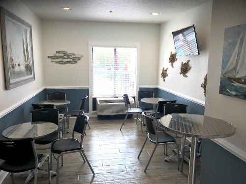 Hotel Pensacola Formerly Luxury Suites - image 6