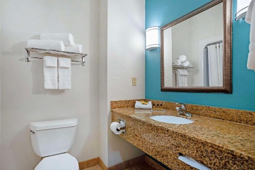 Best Western Plus Blue Angel Inn - image 38