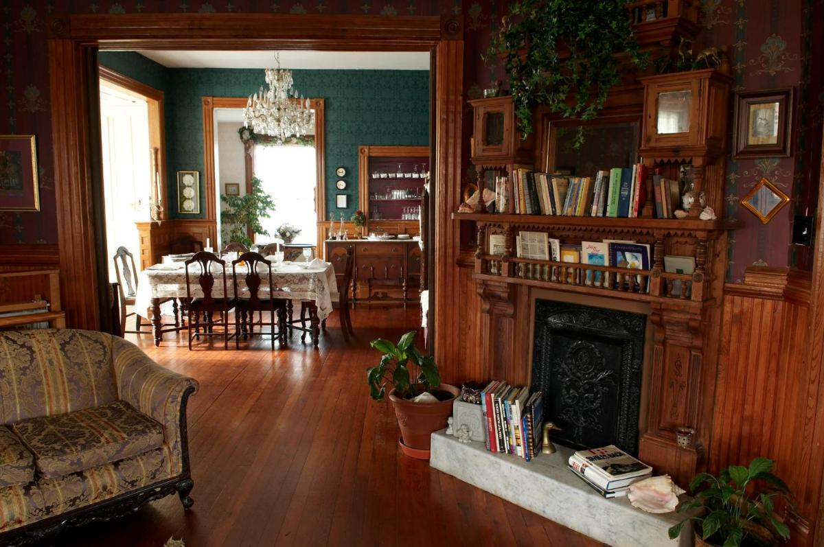 Pensacola Victorian Bed & Breakfast - image 3