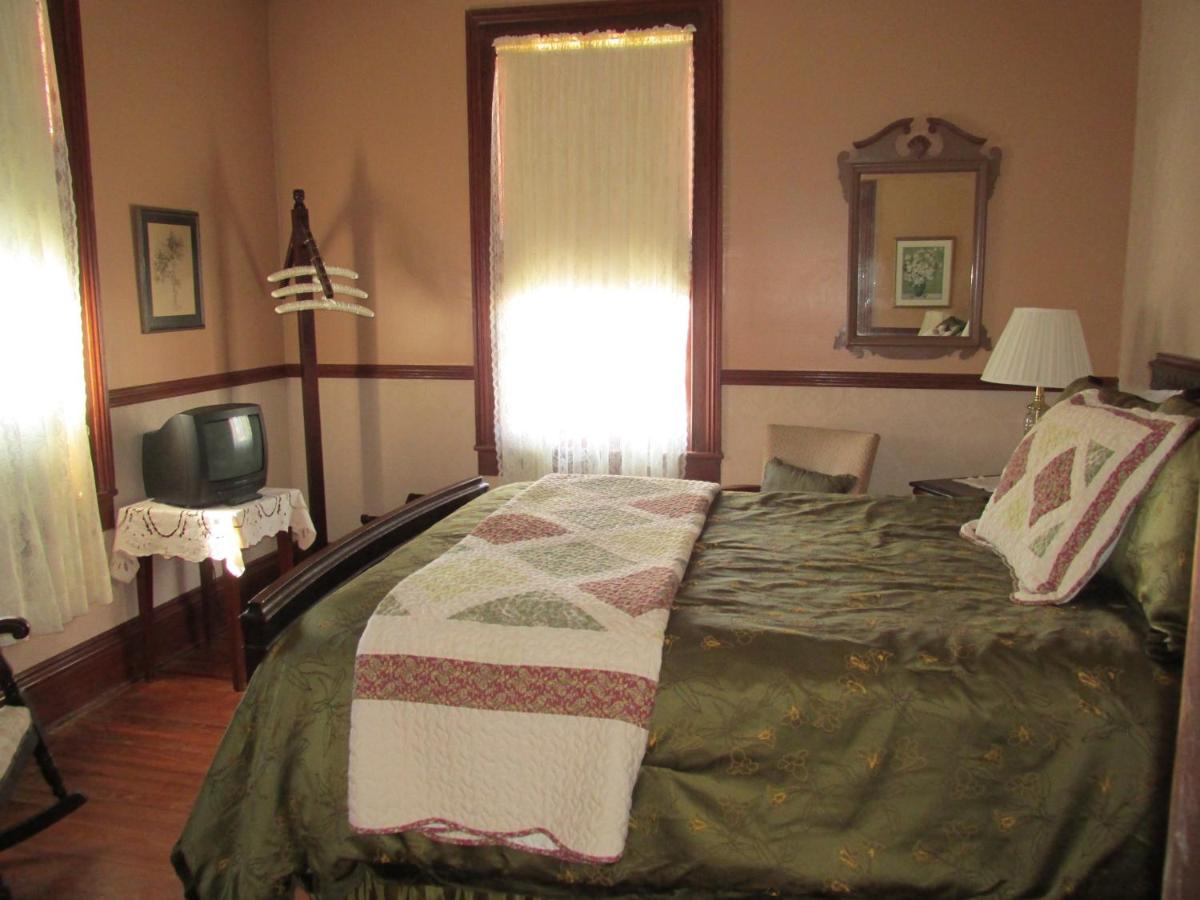Pensacola Victorian Bed & Breakfast - image 5