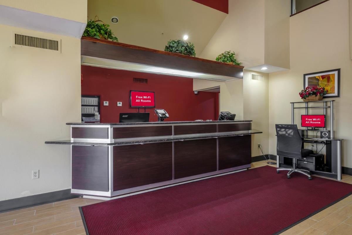 Red Roof Inn Pensacola Fairgrounds - image 4