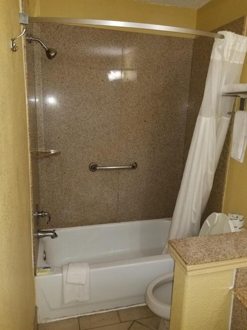 Sweet Dream Inn - image 35