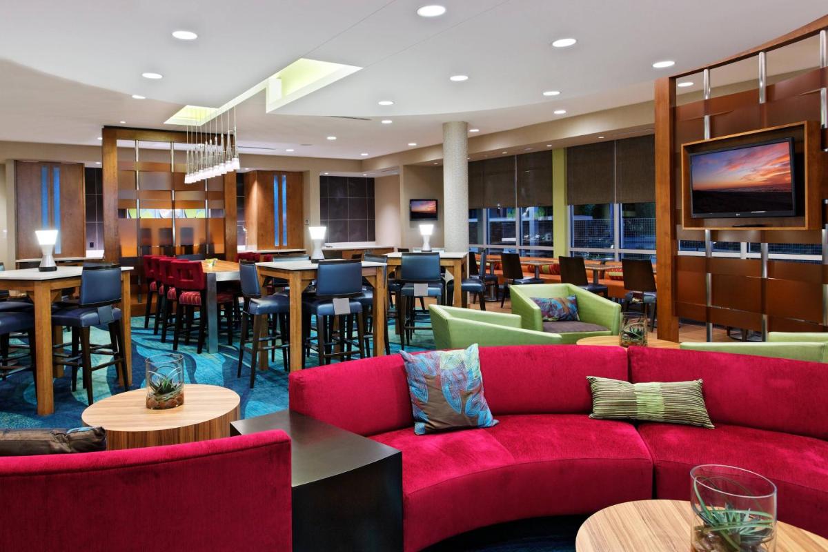 SpringHill Suites by Marriott Pensacola - image 2