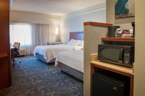 Courtyard by Marriott Pensacola Downtown - image 16
