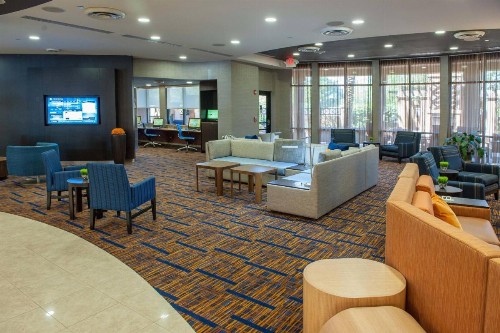 Courtyard by Marriott Pensacola Downtown - image 3