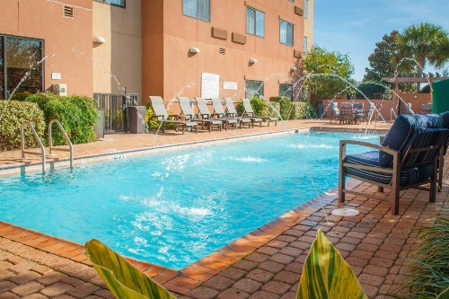 Courtyard by Marriott Pensacola Downtown - image 4