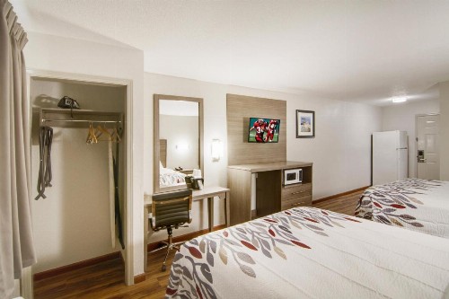 Red Roof Inn & Suites Pensacola-NAS Corry - image 13