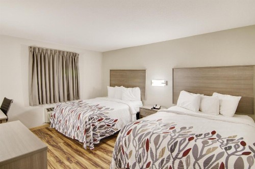 Red Roof Inn & Suites Pensacola-NAS Corry - image 16