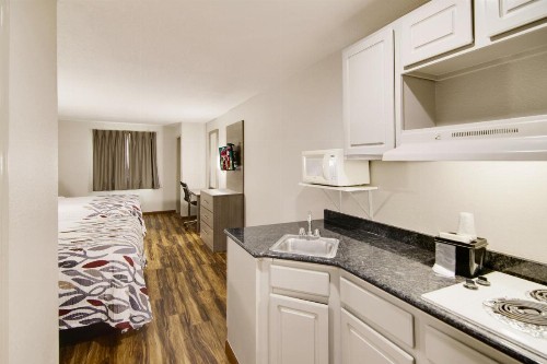 Red Roof Inn & Suites Pensacola-NAS Corry - image 24