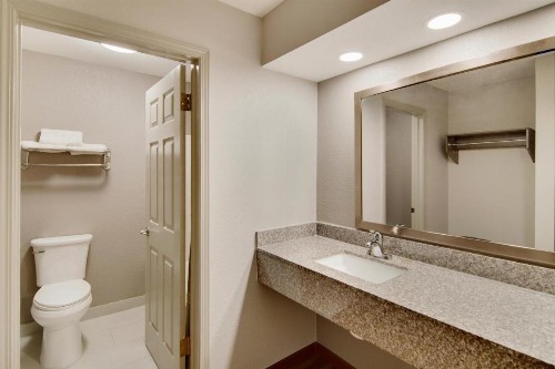 Red Roof Inn & Suites Pensacola-NAS Corry - image 25