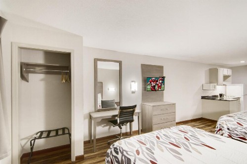 Red Roof Inn & Suites Pensacola-NAS Corry - image 31