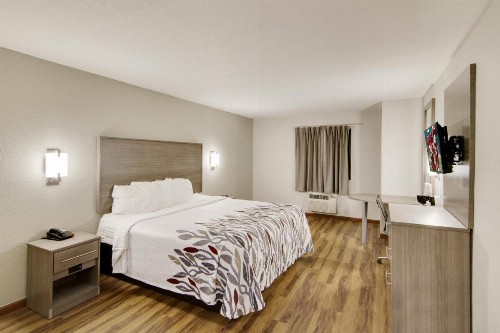 Red Roof Inn & Suites Pensacola-NAS Corry - image 34