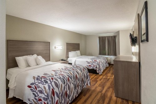 Red Roof Inn & Suites Pensacola-NAS Corry - image 6