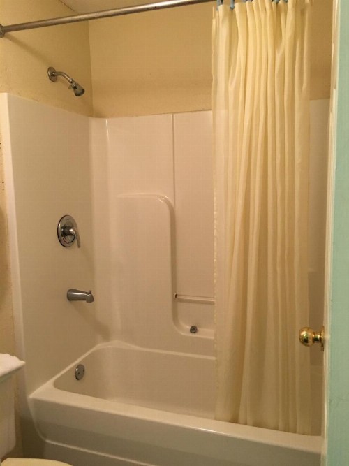 Garden Inn & Suites - image 4