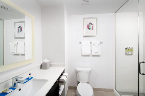 Holiday Inn Express Pensacola Downtown an IHG Hotel - image 15