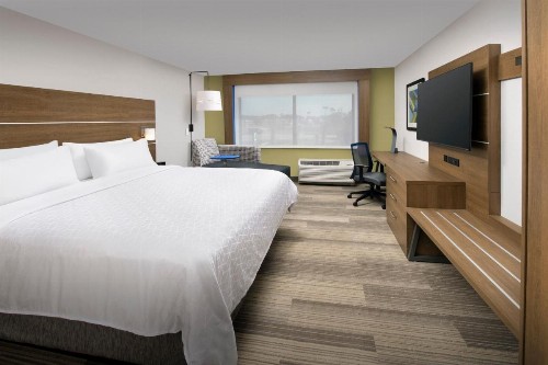 Holiday Inn Express Pensacola Downtown an IHG Hotel - image 23