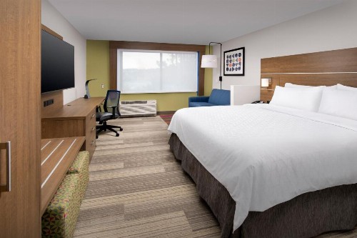Holiday Inn Express Pensacola Downtown an IHG Hotel - image 24