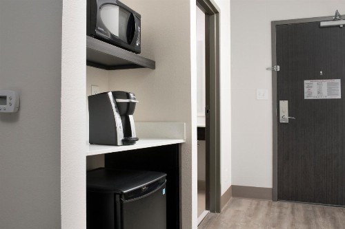 Holiday Inn Express Pensacola Downtown an IHG Hotel - image 27