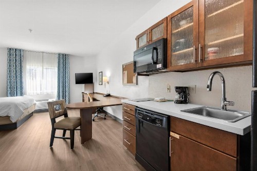 Candlewood Suites - Pensacola - University Area an IHG Hotel - image 15