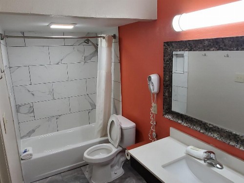 Executive Inn - image 10