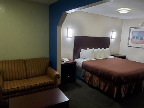 Executive Inn - image 11