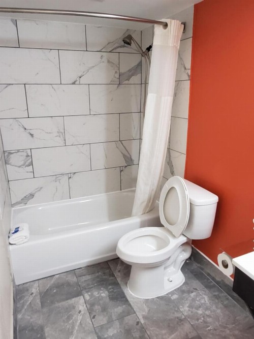 Executive Inn - image 13