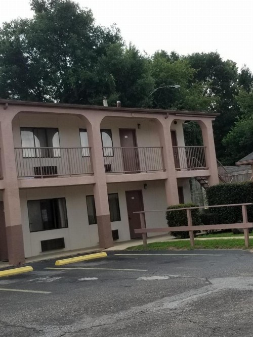 Executive Inn - image 20
