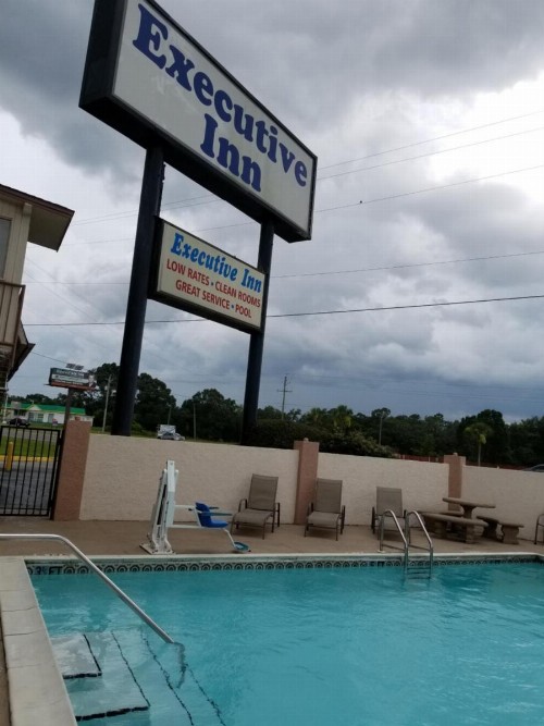 Executive Inn - image 23
