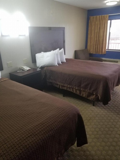 Executive Inn - image 3