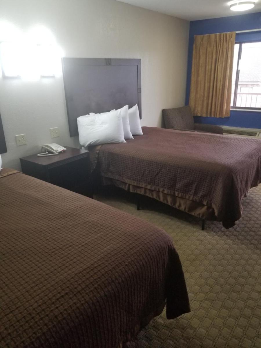 Executive Inn - image 3