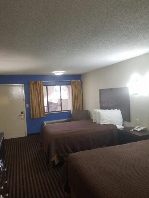 Executive Inn - image 4